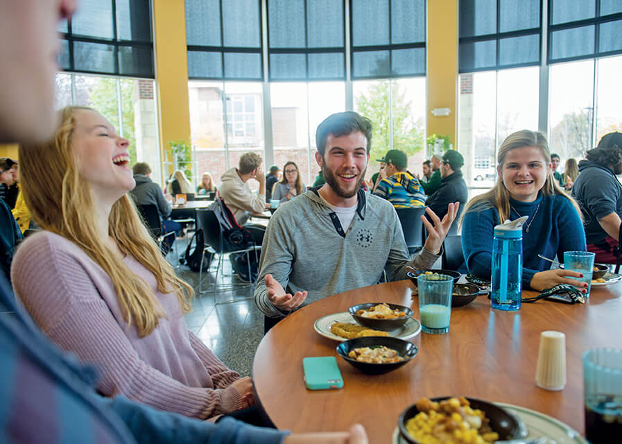 Students having a meal at Ruth's marketplace